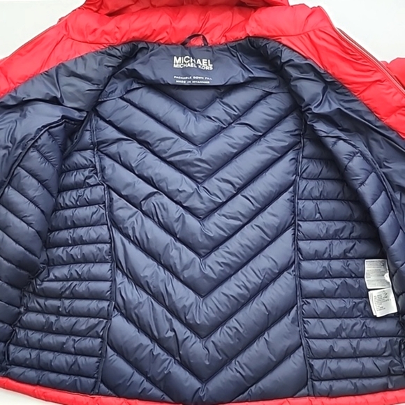 Michael Kors Women's Red Down Fill Quilted Puffer Hooded Winter Coat Size 1X - Picture 10 of 16